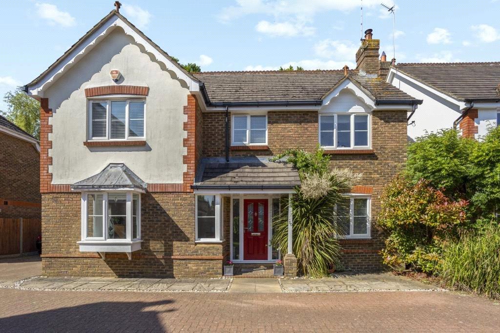 Strawberry Fields, Bramley, RG26 4 bed detached house for sale £625,000