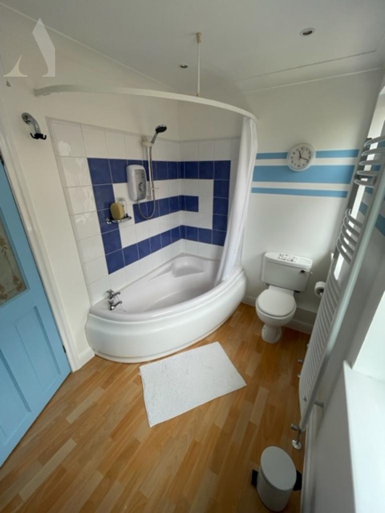 266 coleshill fam bathroom