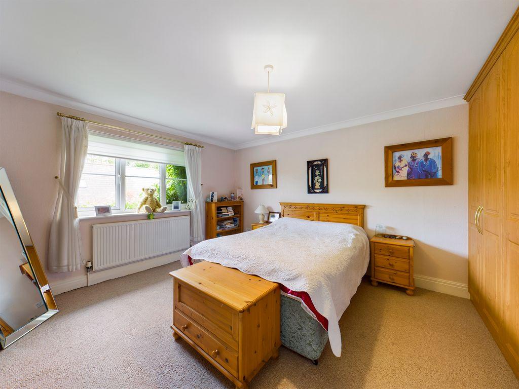 Bedroom 2 (Double)