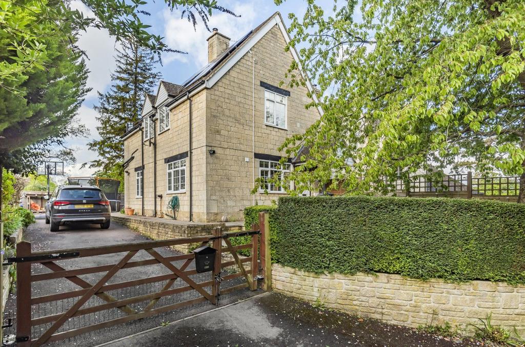 3 bedroom semi-detached house to rent