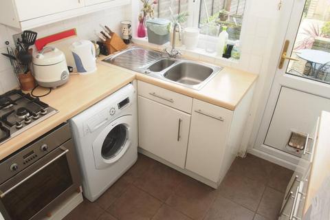 2 bedroom maisonette to rent, Lyndhurst Rd, Wood Green, N22