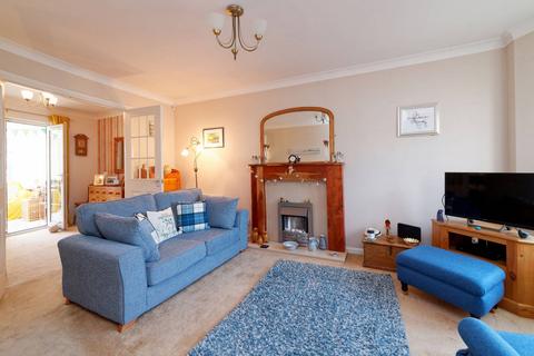 23 Longacre Road, Castle Douglas, DG7 3EF