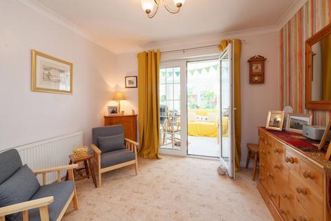 23 Longacre Road, Castle Douglas, DG7 3EF