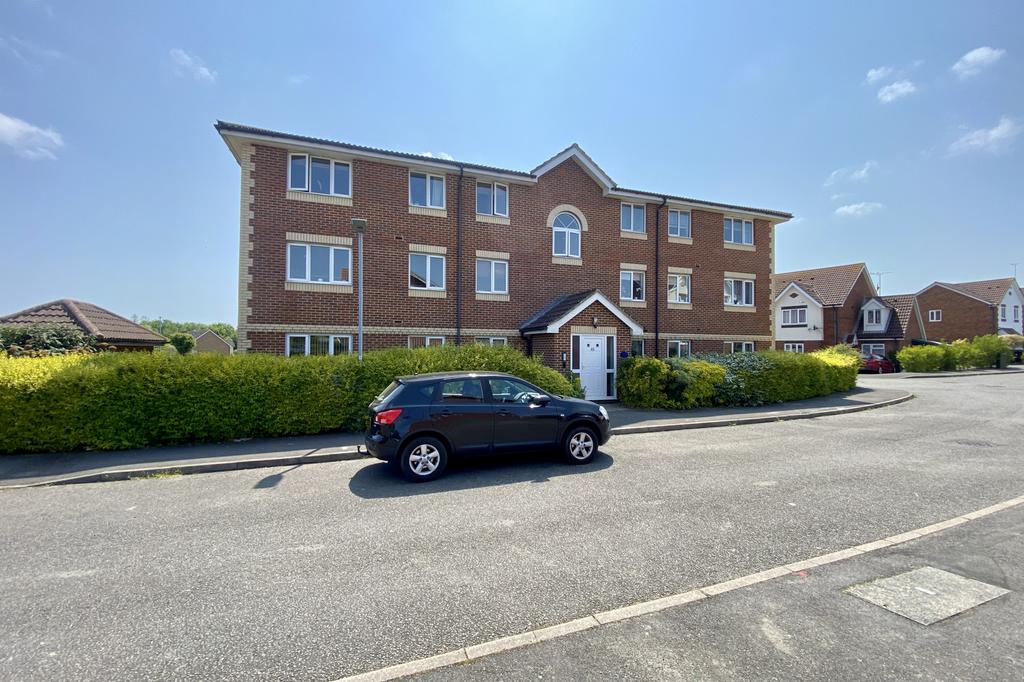 Pebble House, 43 Broad Oak Close, Eastbourne, East Sussex, BN23 2 bed