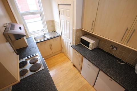 4 Beamsley Place, Leeds, LS6 1JZ