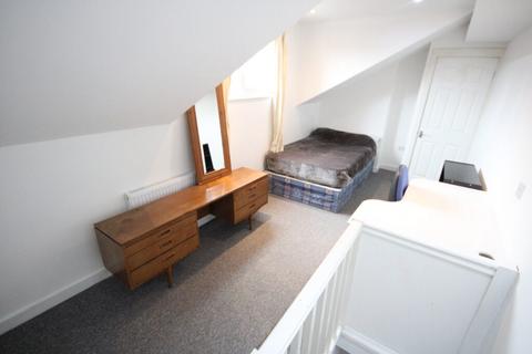 4 Beamsley Place, Leeds, LS6 1JZ