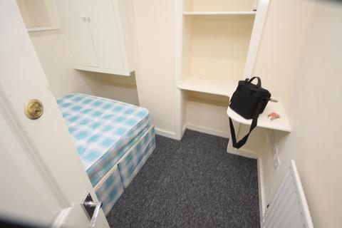 4 Beamsley Place, Leeds, LS6 1JZ