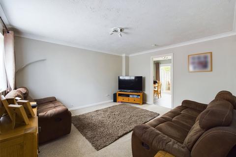 26 Barnfields, Gloucester, GL4 6WE