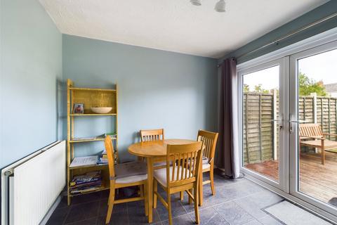 26 Barnfields, Gloucester, GL4 6WE