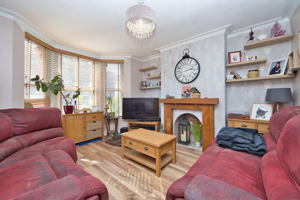 Folkestone Road, Dover, CT17 3 bed terraced house for sale £200,000