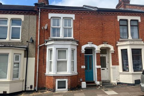 4 bedroom terraced house to rent, Monks Park Road, Abington, Nothampton NN1 4LU