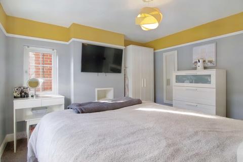 2 bedroom end of terrace house to rent - Osborne Road, Southampton, SO40 9DN