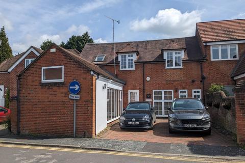Office to rent - Church House, 10 Chesham Road, Guildford, GU1 3LS