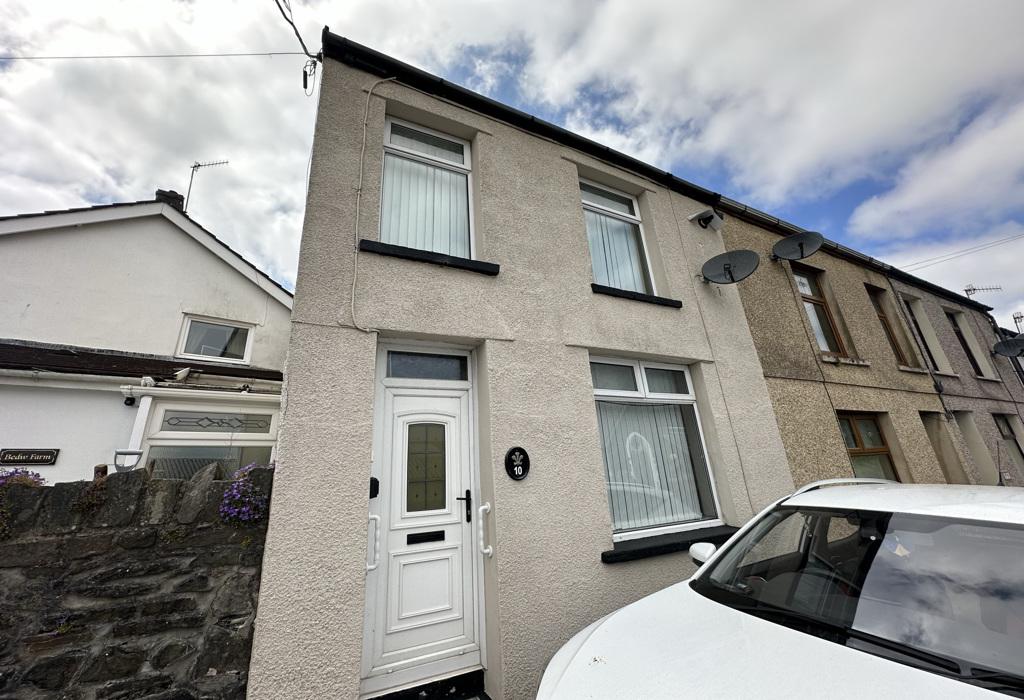 Belmont Terrace, Porth, Mid 3 bed end of terrace house for
