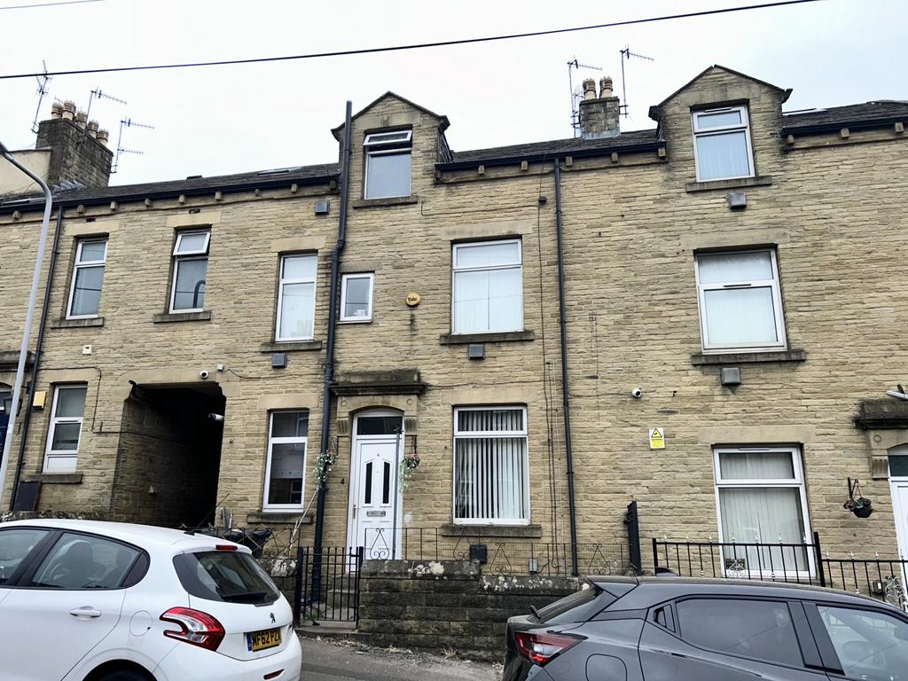 Stamford Street, Off Bowling Back Lane, Bradford, BD4 3 bed terraced