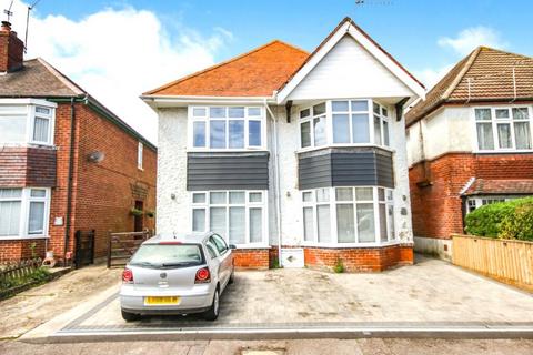 4 bedroom detached house for sale - Truscott Avenue, Bournemouth BH9