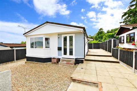 3 bedroom park home for sale - Lippitts Hill, Loughton, Essex