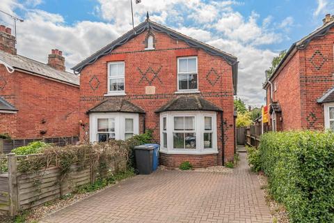 7 Course Road, Ascot, SL5 7HQ