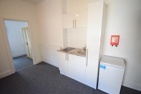 1 bedroom flat to rent - Howard Gardens, Cardiff