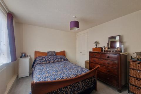 1 bedroom flat to rent, High Street, Deal, CT14
