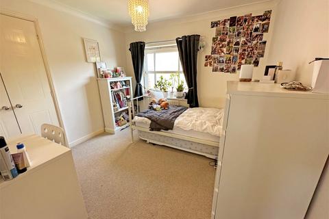 11 Griffin Lane, Dickens Heath, Solihull, B90 1TS