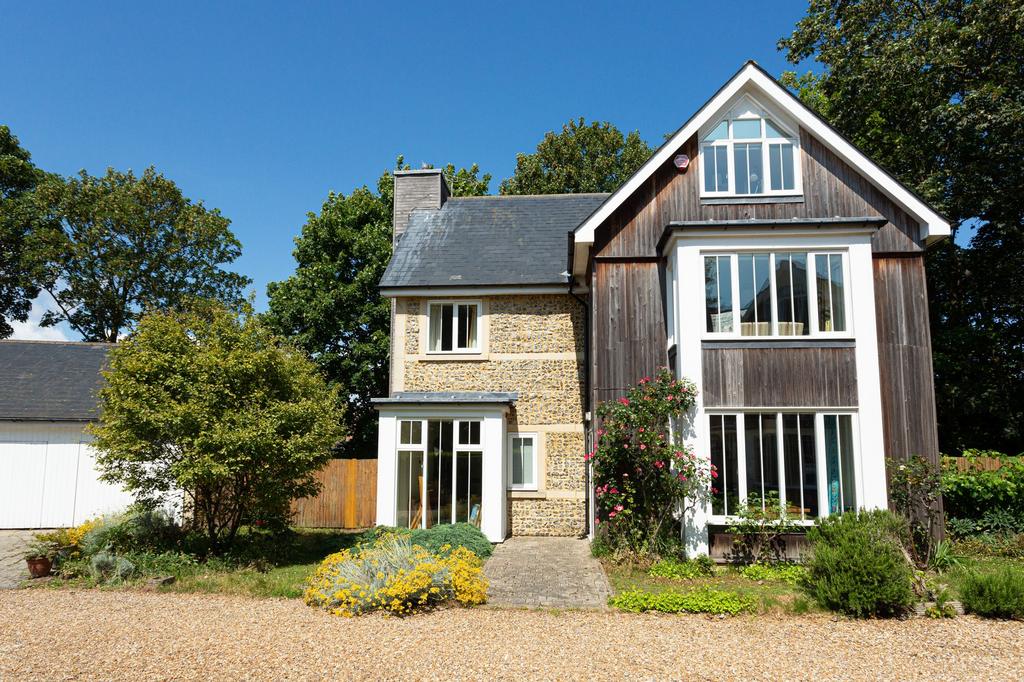 The Paddocks, Broadstairs, CT10 5 bed detached house for sale £799,950