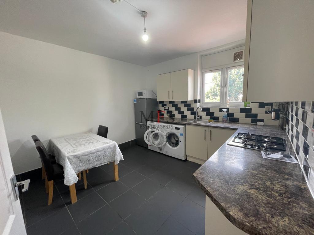 Apartment in Southall - View 3