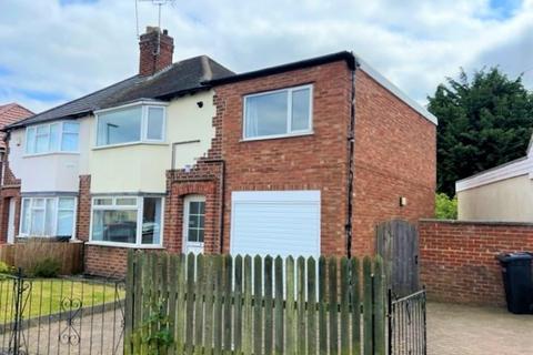 4 bedroom semi-detached house to rent, Kingston Avenue, Wigston, Leicester LE18