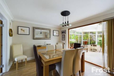 4 bedroom detached house for sale, Blackett Close, Staines-upon-Thames, Surrey, TW18
