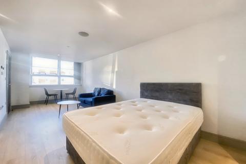 Studio to rent, Mercantile House, Uxbridge, Greater London