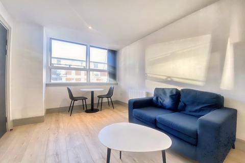 Studio to rent, Mercantile House, Uxbridge, Greater London