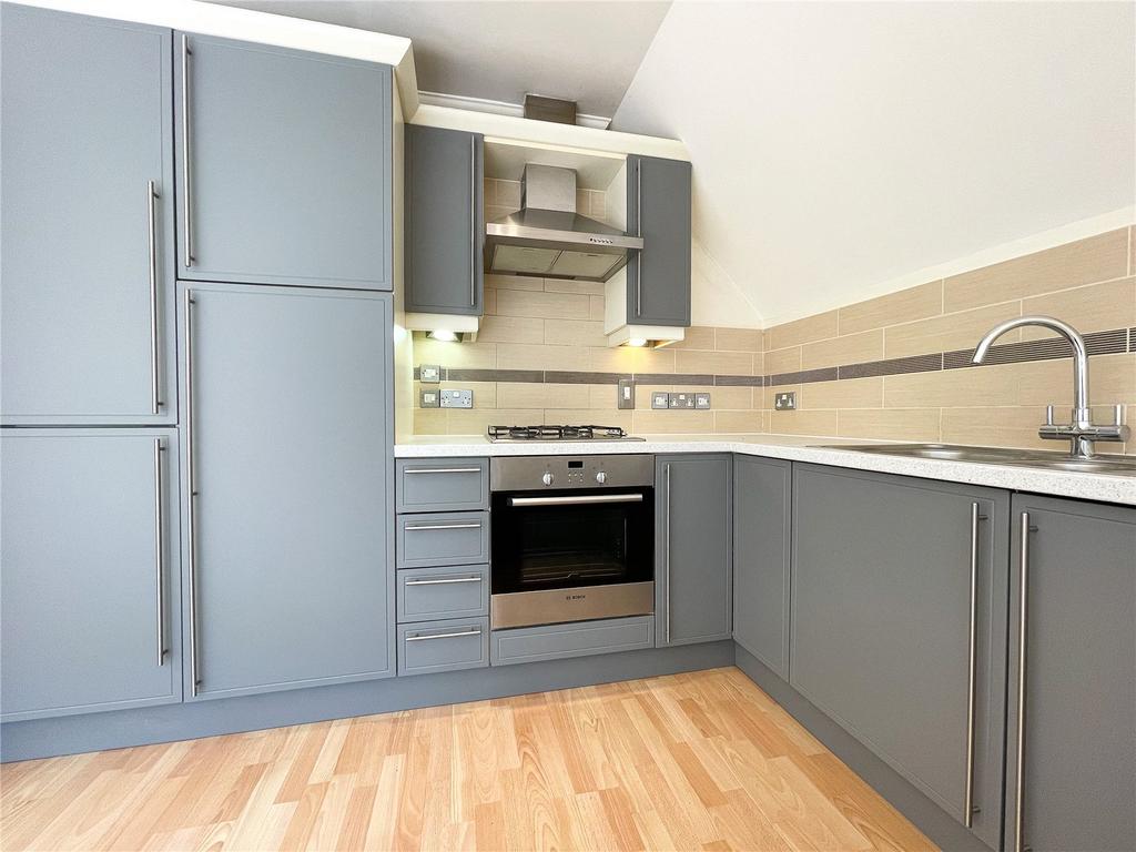 Howard Road, Bournemouth, BH8 2 bed apartment for sale £235,000