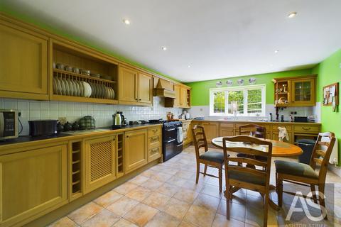 5 bedroom house for sale, Isherwood, Battle, TN33