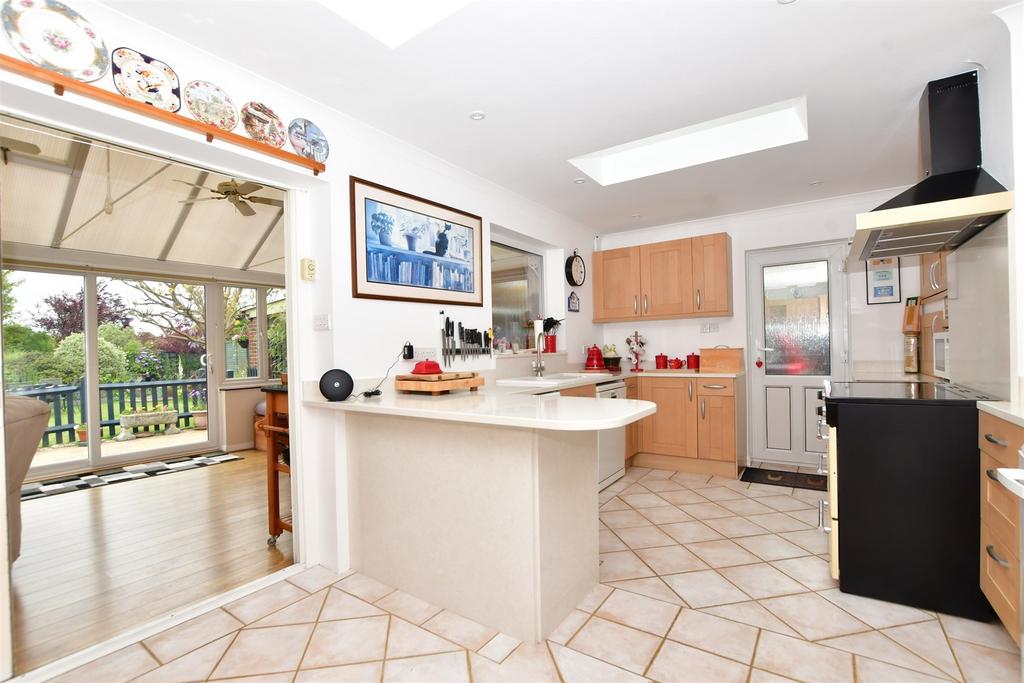 Laxton Drive, Chart Sutton, Maidstone, Kent 3 bed detached bungalow for sale £650,000