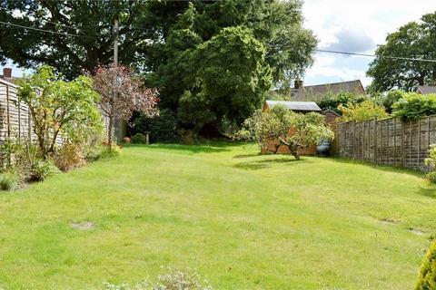 7 Hammer Hill, Haslemere, GU27 3QY