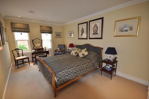 4 bedroom townhouse to rent, Pinel Close, Virginia Park, Virginia Water, Surrey, GU25 4SP