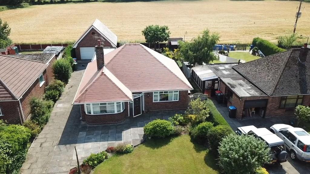 Senna Lane, Comberbach, Northwich 3 bed detached bungalow for sale £