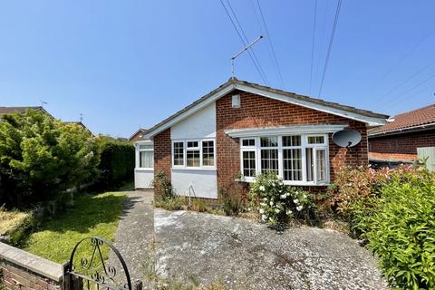 2 bedroom detached bungalow for sale - Falconer Drive, Poole BH15