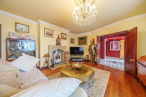 4 bedroom detached house for sale - Pollard Hill North,, Norbury, London, SW16