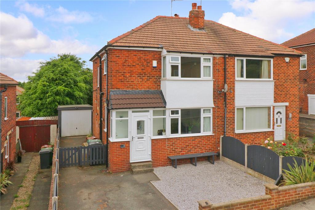 Hillfoot Avenue, Pudsey, West Yorkshire, LS28 3 bed semidetached house