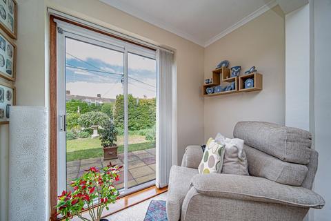 16 Newleaze, Steeple Ashton, Trowbridge, BA14 6EF