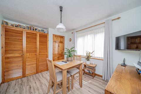 16 Newleaze, Steeple Ashton, Trowbridge, BA14 6EF