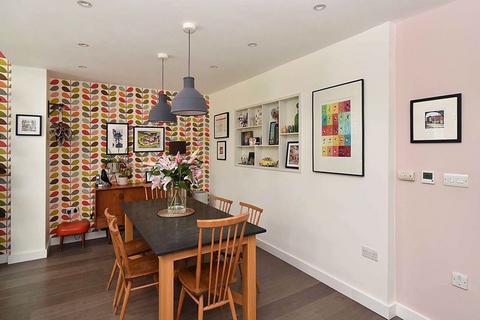 44 Boothfields, Knutsford, WA16 8JU