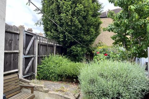 42 The Drive, Thornton Heath, CR7 8LA