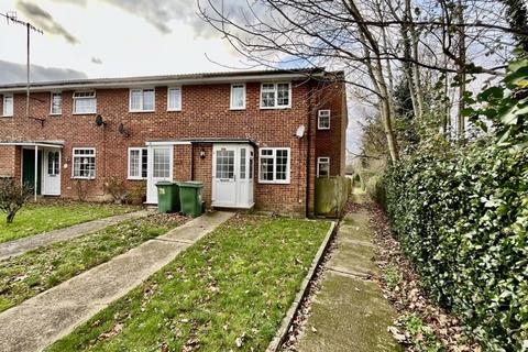 3 bedroom end of terrace house for sale, Sovereigns Way, Marden