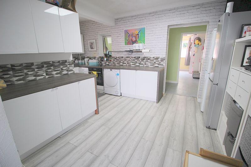 Whitgreave Street, West Bromwich 4 bed semidetached house for sale £