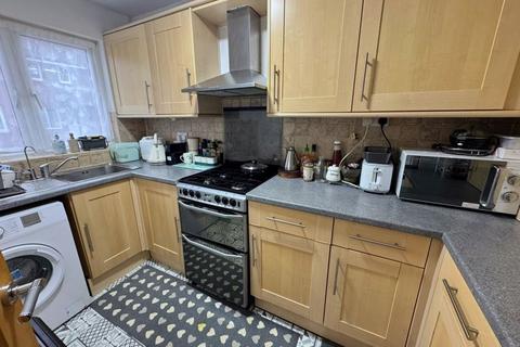 2 bedroom terraced house for sale, Vicarage Close, UB5