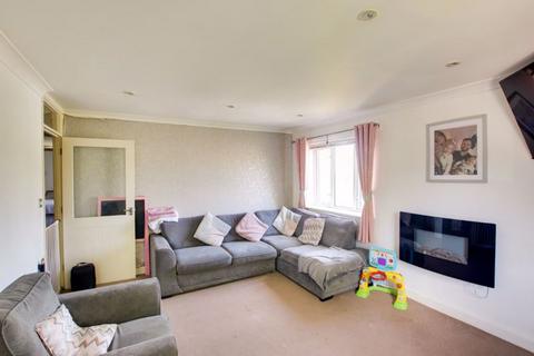 28 Wyvern Walk, Westbury, BA13 3XT