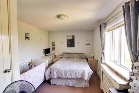 28 Wyvern Walk, Westbury, BA13 3XT