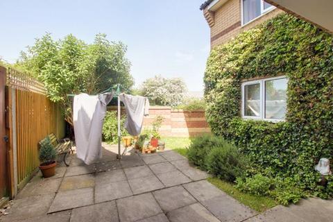 28 Wyvern Walk, Westbury, BA13 3XT